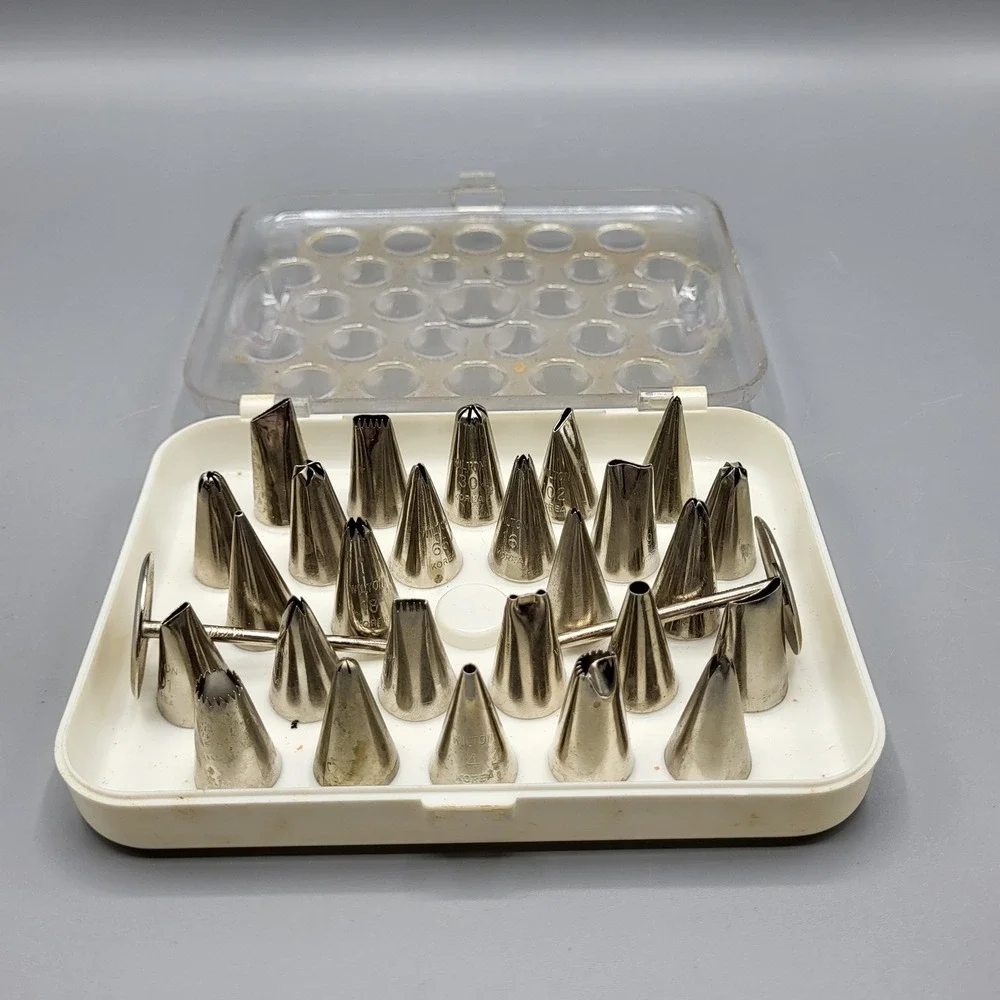 Wilton Deluxe Decorator Tube Set Vintage 1975 30pc Cake Decorating Kit Silver